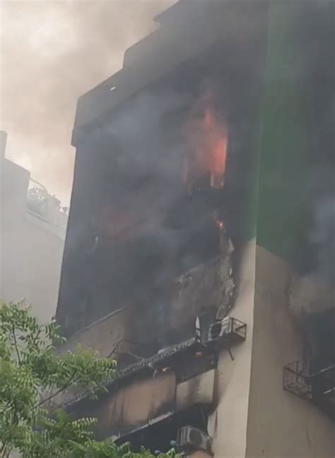 Ghaziabad Building Fire: 4 Floors Gutted, Residents Flee | Smoke ...