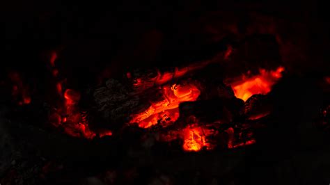 Download wallpaper 3840x2160 embers, light, hot, dark 4k uhd 16:9 hd ...