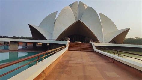 Lotus Temple, New Delhi: Architecture, Timings and Entry Fee, How to Reach!