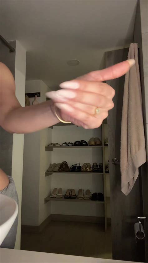 Laura sahar (@laurasahar00) - Urlebird