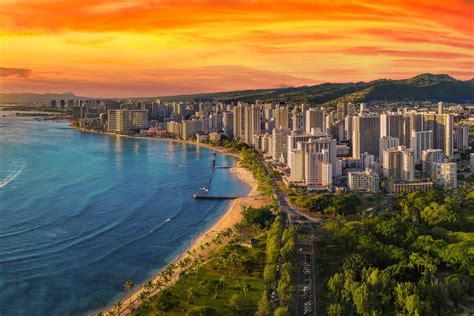 Hawaii Hoteliers Drop Rates To Keep Occupancy High Amid Leisure Travel Fatigue
