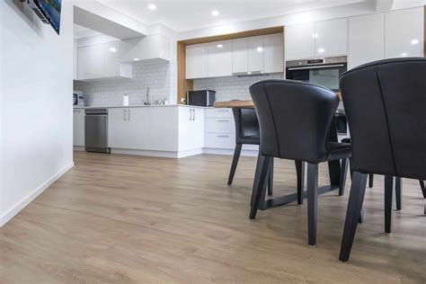Natural Oak Vinyl Plank - Homely Flooring