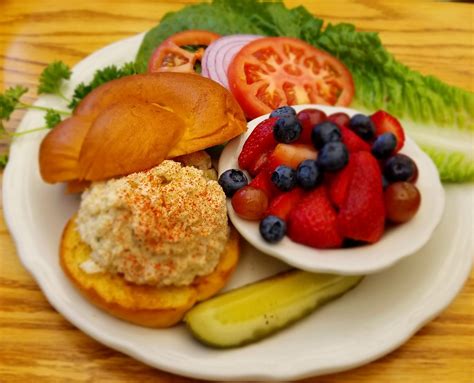 WALKER BROS. ORIGINAL PANCAKE HOUSE - HIGHLAND PARK - Menu, Prices ...