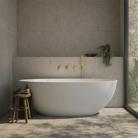 Wall ledge behind bath | Standing bath, Free standing bath, Free standing bath tub