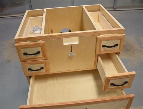 Router Table Dust Collection Using a Standard Shop-Vac 的图像结果