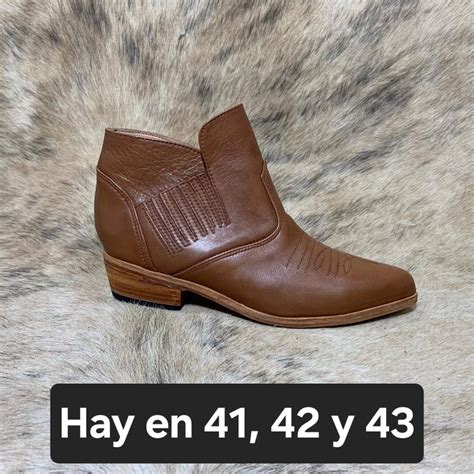 Raquel De la Rosas Art Exhibition, Caballito. Primera Junta. CABA ...