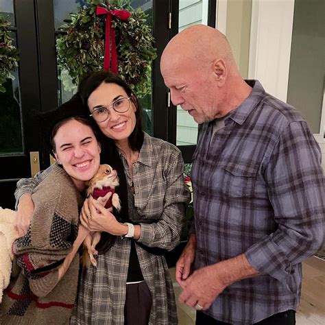 Bruce Willis, Demi Moore Enjoy Family Dinner Before the Holidays: Pics ...