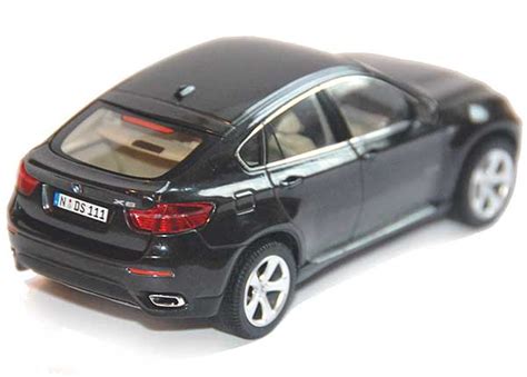 BMW - коллекционные модели автомобилей в масштабе 1 43
