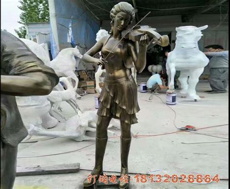 玻璃钢仿铜拉小提琴的女孩 步行街人物雕塑-佳鸿雕塑厂