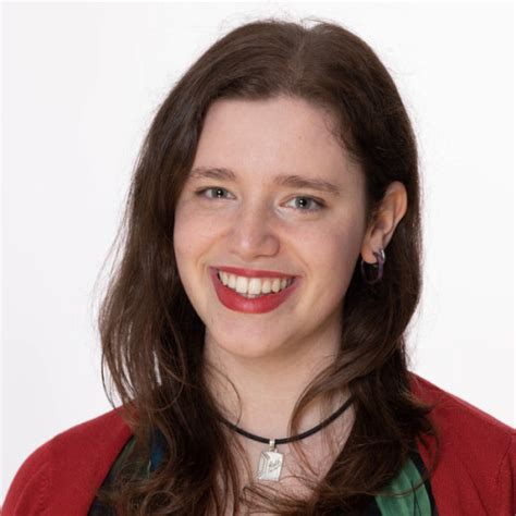 Ruth - Fashion Design teacher - ₹5989/h