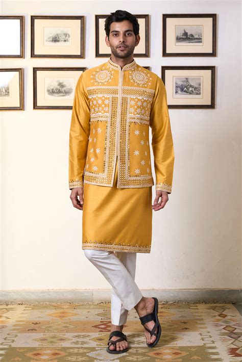 Gargee Designer's Sunhera Meher Bundi Set
