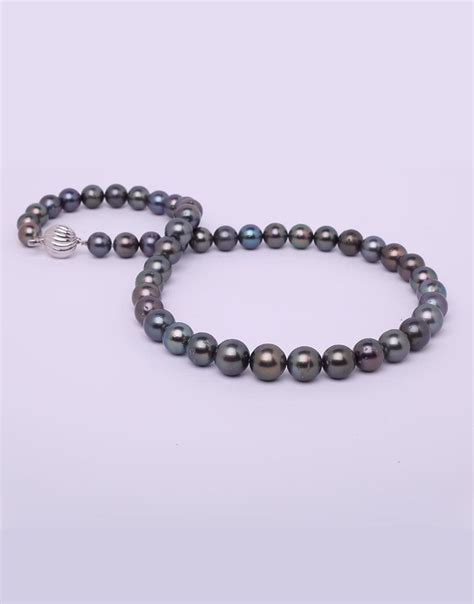 Elegant Black Tahitian Pearl Necklace | Pearls by Mangatrai