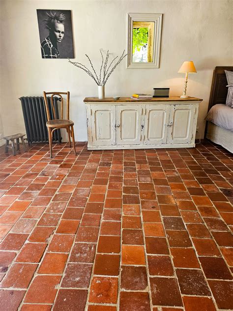 Image result for Renovation De Tomettes Rouges