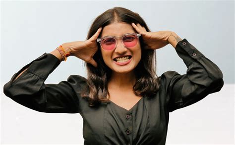 How FL-41 Migraine Glasses Can Help You Manage Migraines and Light Sen ...