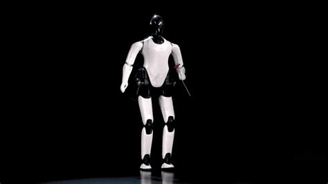 小米抢发全尺寸人形机器人，雷布斯加速转型「雷斯克」__财经头条