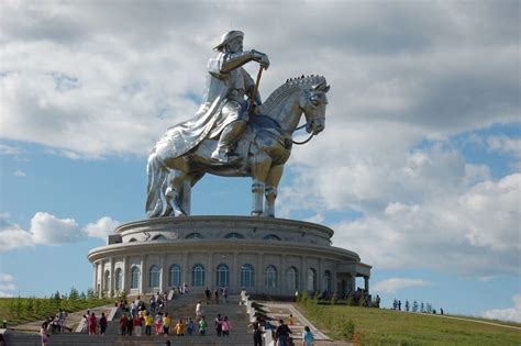 Самые высокие памятники в мире, где они находятся и чем интересны