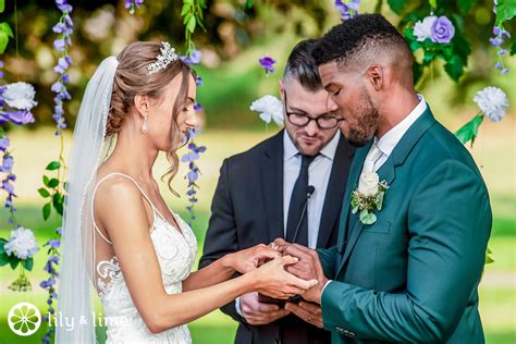 People Geting Married