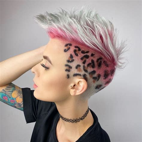 The 50 Coolest Shaved Hairstyles for Women - Hair Adviser | Half shaved ...