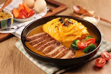 รีวิว Meet Moon Curry Omurice G Tower - ข้าวแกงกะหรี่หมูทอด