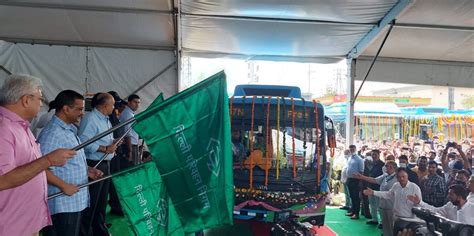 Delhi Electric buses in Pics: Delhi Government flag off 150 new ...