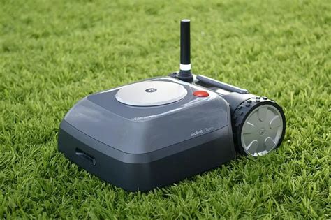 iRobot presenta il nuovo tosaerba autonomo: Terra