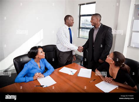 Black Business People Meeting 的图像结果