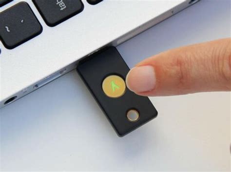 Buy Yubico YubiKey 4 USB Encryption Device Online at Lowest Price in ...
