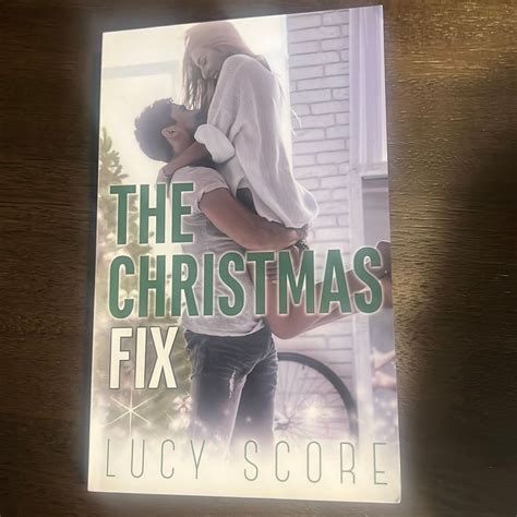 The Christmas Fix by Lucy Score, Paperback | Pangobooks