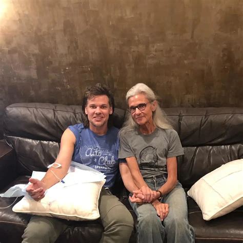 Theo Von & Dad's Relationship Explained: How He Learns To Love His Dad ...