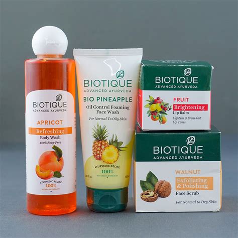 Send Biotique Beauty Gift Hamper with Teddy Key Chain Anniversary Gift ...