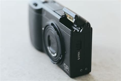 オールドコンデジがブームらしいので「RICOH GR DIGITAL II」を引っ張り出してみた | Tanaka Blog