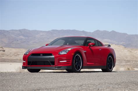 2013 GT-R Nissan Photos and Videos - MotorTrend
