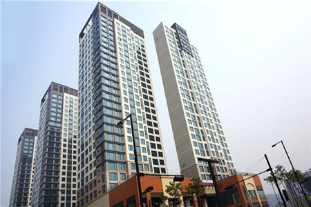 上海调整房贷政策：首套房首付比例最低35%，有过贷款记录算二套房