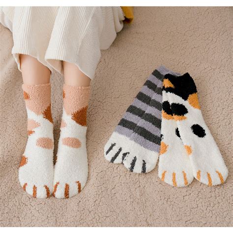 Cat Paw Fuzzy Socks | Paws socks, Cat socks, Winter socks