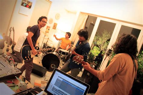 Sahil Sarin Local Train 的图像结果