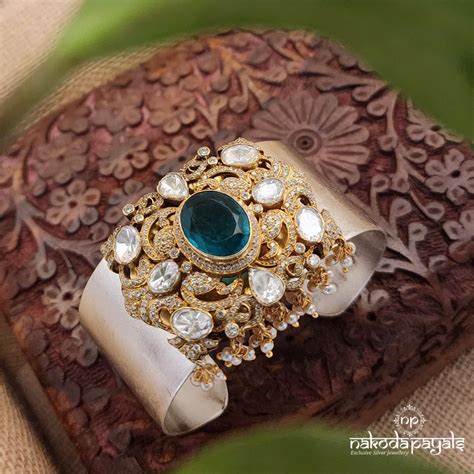 Emerald Green Moissanite Cuff Kada (K4942) – Nakoda Payals