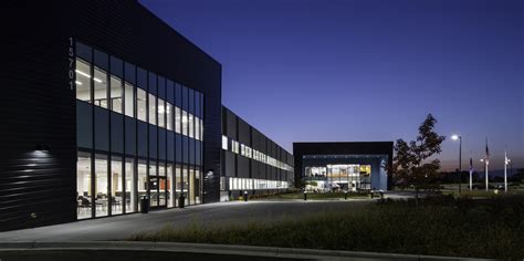 Collins Aerospace - Lenexa Center of Excellence - Workplace Architecture + Design