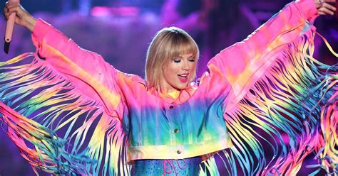 Taylor Swift’s ‘Lover’ Album Meaning and Analysis