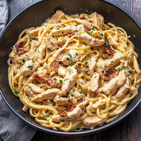 Creamy Chicken Carbonara Recipe - Rich Italian Pasta - Savoury Flavor