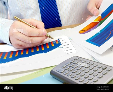 Stock Business Guy 的图像结果