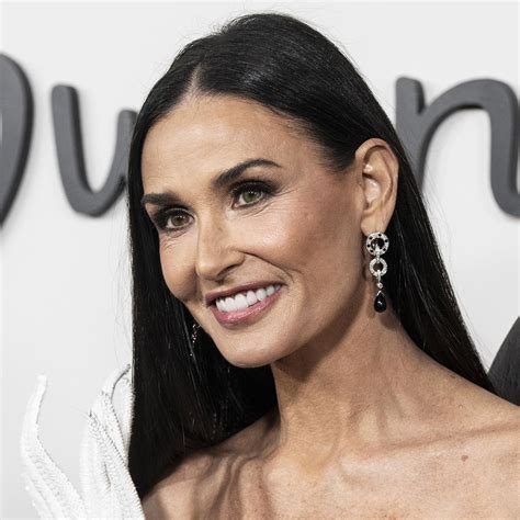 A plastic surgeon breaks down Demi Moore’s ‘new face’ and analyzes her facial changes over the ...