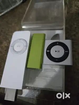 Apple ipod shuffle - Mobile Phones in Daryaganj, Delhi - 1830830503
