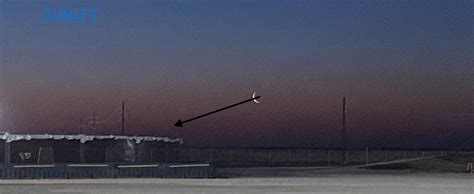 How is this picture of the moon possible? - Astronomy Stack Exchange