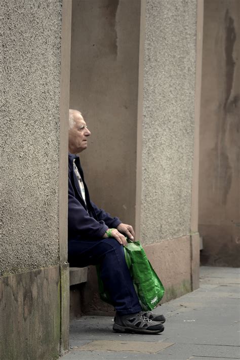 People in Town Photography 的图像结果