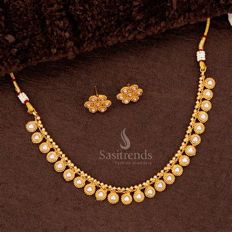 Classic Temple Matte Gold-Plated Necklace Jewellery Set - Sasitrends