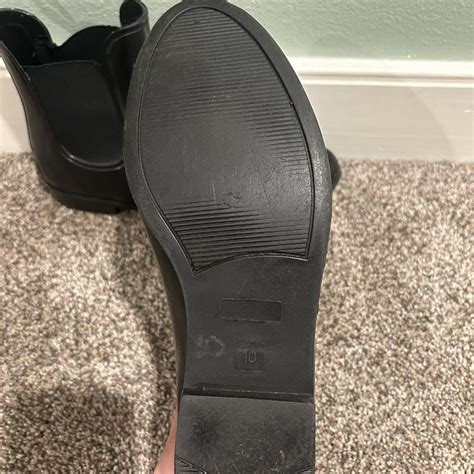 women’s - black rain boots - good quality - Depop