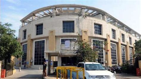 MCG tightens action against property tax defaulters, five properties ...