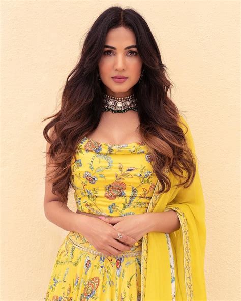 Sonal Chauhan : r/IndianActressHub