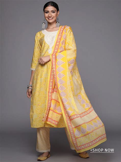 Traditional and Trendy Outfits for Durga Puja | Libas