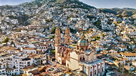 The Colonial Village of Taxco de Alarcón, Guerrero, México [3992x2242 ...